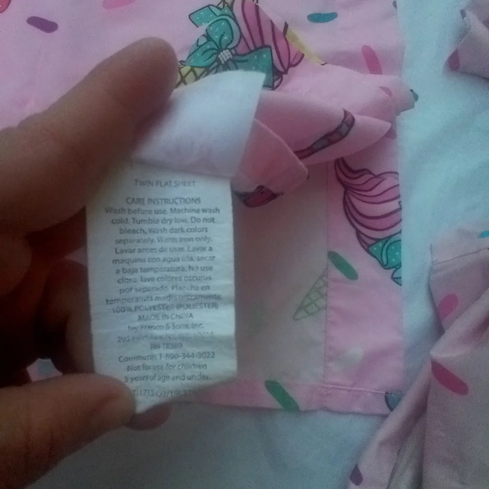 JoJo Siwa Twin Flat Sheet With 1 Pillowcase 2 Decorative Pillow & 1 Book Xtra